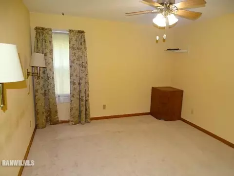 217 E Arch, Shannon, IL 61078 photo 8