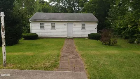 629 E Shawnee St, Freeport, IL 61032 photo 18