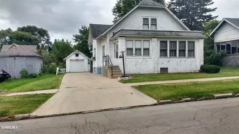 629 E Shawnee St, Freeport, IL 61032 photo 1