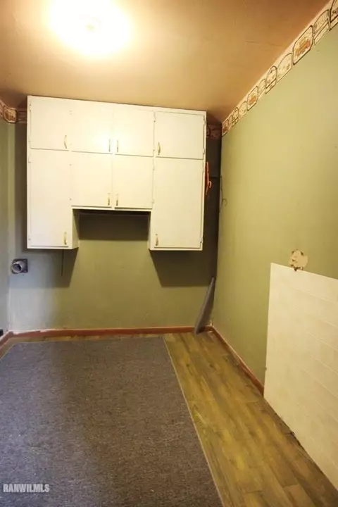 734 E Shawnee St, Freeport, IL 61032 photo 9