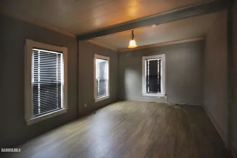 734 E Shawnee St, Freeport, IL 61032 photo 7
