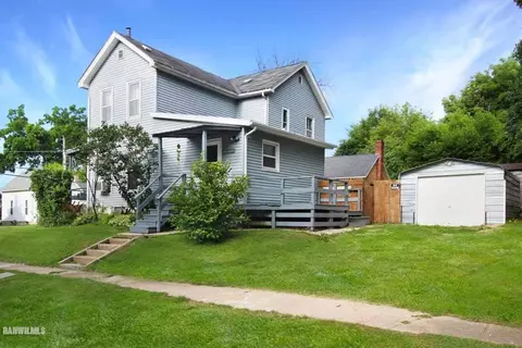 734 E Shawnee St, Freeport, IL 61032 photo 2