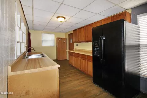 734 E Shawnee St, Freeport, IL 61032 photo 4