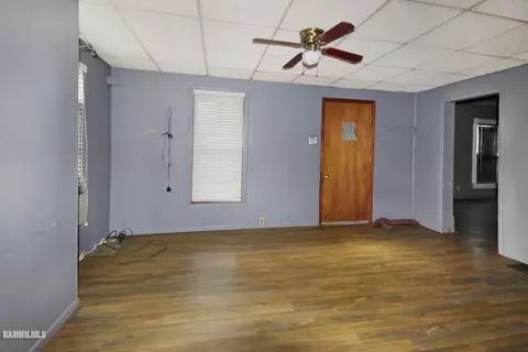 734 E Shawnee St, Freeport, IL 61032 photo 6