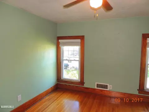 303 E North St, Durand, IL 61024 photo 16