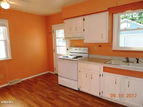 303 E North St, Durand, IL 61024 photo 7