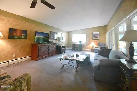 1797 S Demeter Dr, Freeport, IL 61032 photo 4