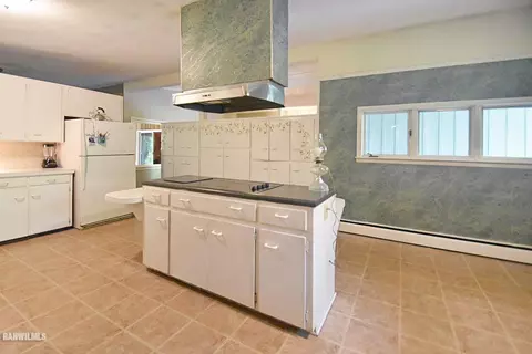 1797 S Demeter Dr, Freeport, IL 61032 photo 9