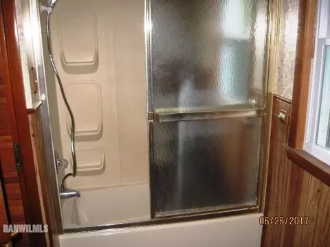 1237 E Shawnee St, Freeport, IL 61032 photo 16