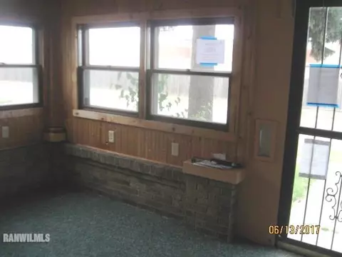 1237 E Shawnee St, Freeport, IL 61032 photo 3