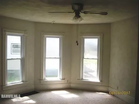 1237 E Shawnee St, Freeport, IL 61032 photo 6