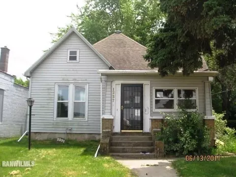1237 E Shawnee St, Freeport, IL 61032 photo 1