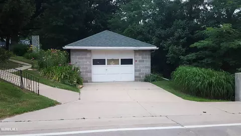 201 E Lincoln, Mount Carroll, IL 61053 photo 21