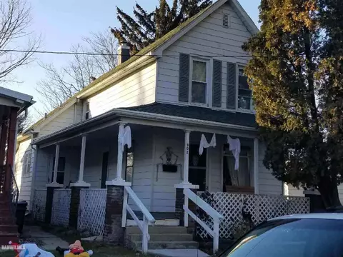 902 S Chippewa Ave, Freeport, IL 61032 photo 1
