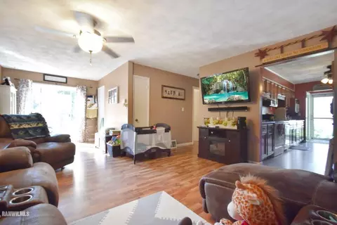 1423 Mark Dr, Freeport, IL 61032 photo 7