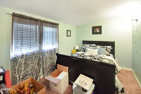 1423 Mark Dr, Freeport, IL 61032 photo 9