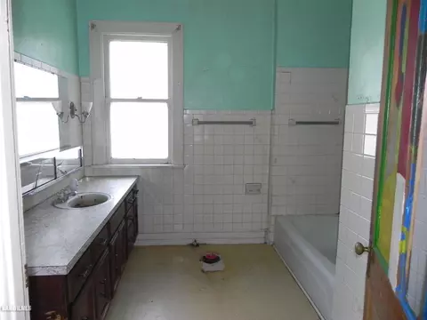 1021 S Float Ave, Freeport, IL 61032 photo 6