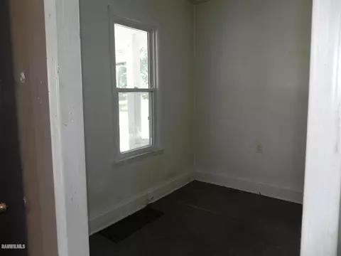 1021 S Float Ave, Freeport, IL 61032 photo 5