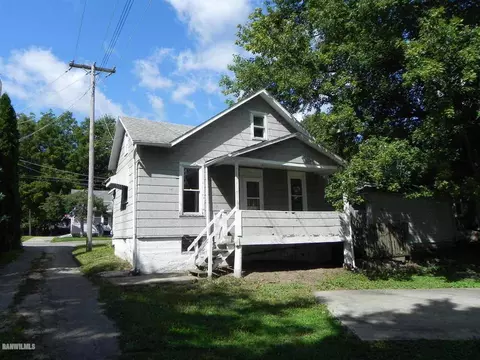 1021 S Float Ave, Freeport, IL 61032 photo 1
