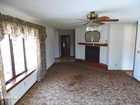 1326 Il Route 75 E, Freeport, IL 61032 photo 14