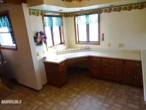 1326 Il Route 75 E, Freeport, IL 61032 photo 7