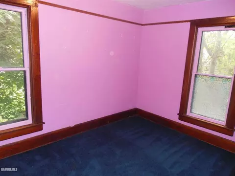 621 E Pleasant St, Freeport, IL 61032 photo 8