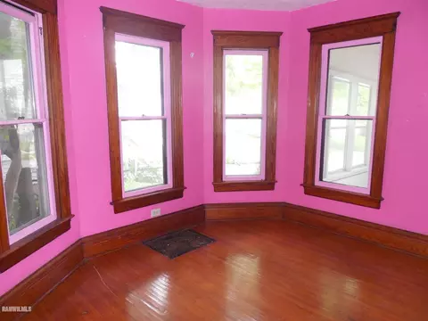621 E Pleasant St, Freeport, IL 61032 photo 11