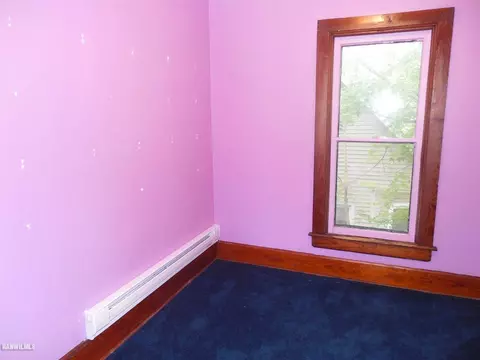 621 E Pleasant St, Freeport, IL 61032 photo 7