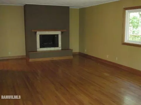 122 SW Lanark Ave, Lanark, IL 61046 photo 2
