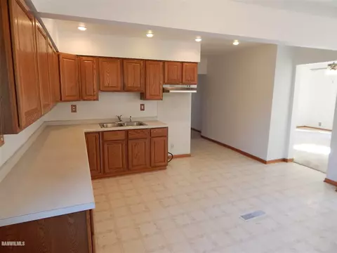 25440 Locust Rd, Lanark, IL 61046 photo 2