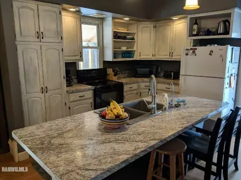 610 E Washington St, Mount Carroll, IL 61053 photo 2