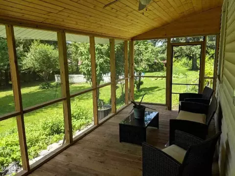 610 E Washington St, Mount Carroll, IL 61053 photo 17