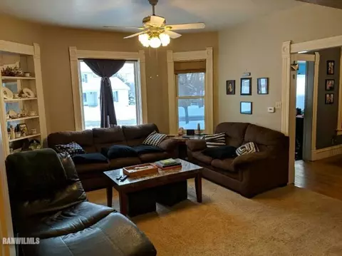 610 E Washington St, Mount Carroll, IL 61053 photo 6