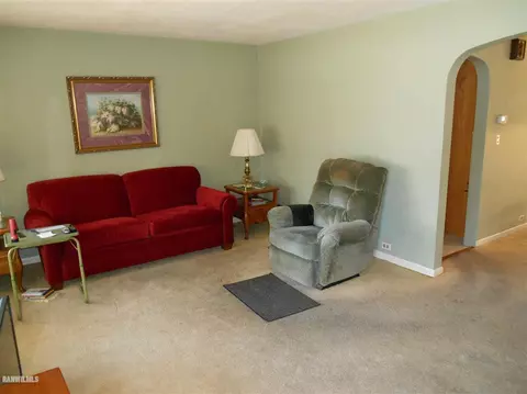 1453 S Demeter Dr, Freeport, IL 61032 photo 2