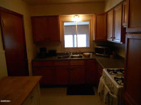 1453 S Demeter Dr, Freeport, IL 61032 photo 6