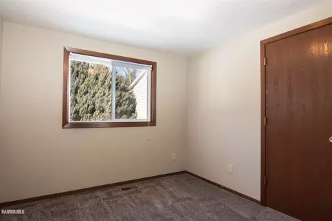 983 Winborne, Lake Summerset, IL 61019 photo 14