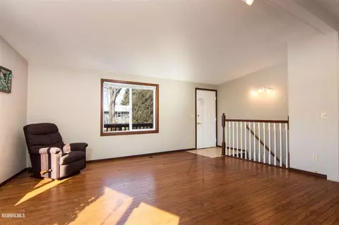 983 Winborne, Lake Summerset, IL 61019 photo 4