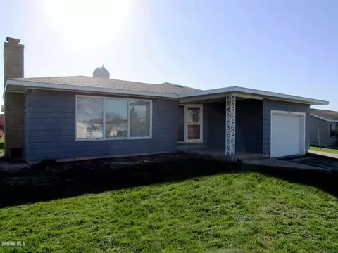229 Marion Ave, Chadwick, IL 61014 photo 1