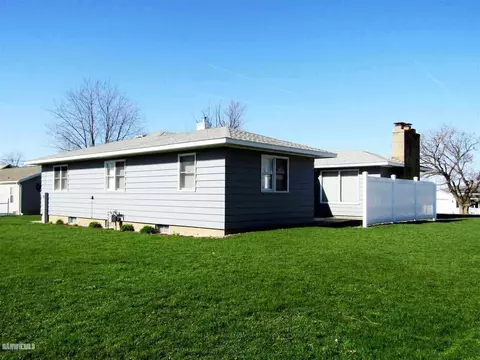 229 Marion Ave, Chadwick, IL 61014 photo 4