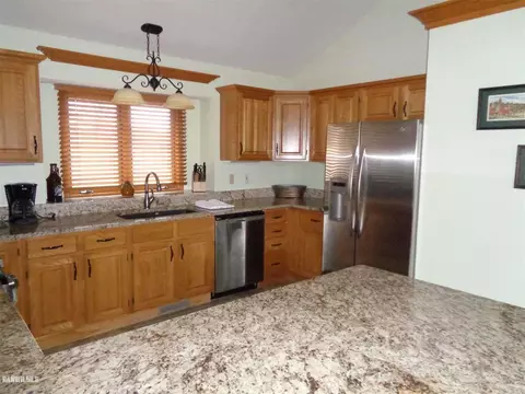 1 E Point Ct, Galena, IL 61036 photo 5