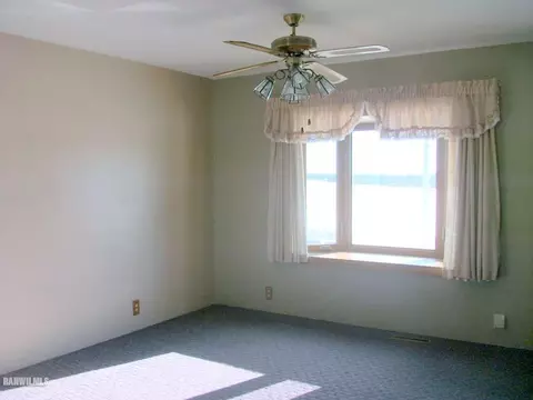 3864 E River Rd, Freeport, IL 61032 photo 3