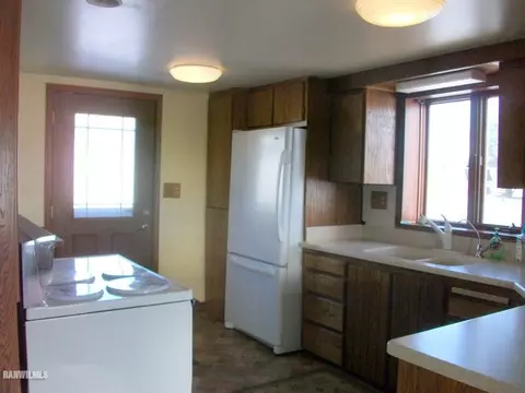 3864 E River Rd, Freeport, IL 61032 photo 12