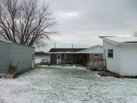 3864 E River Rd, Freeport, IL 61032 photo 25