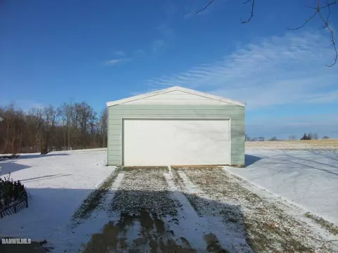 3864 E River Rd, Freeport, IL 61032 photo 17