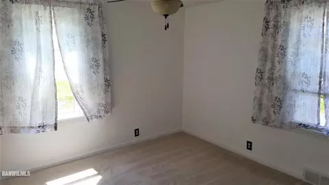 414 W 5th St, Pecatonica, IL 61063 photo 8