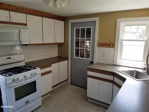 414 W 5th St, Pecatonica, IL 61063 photo 6