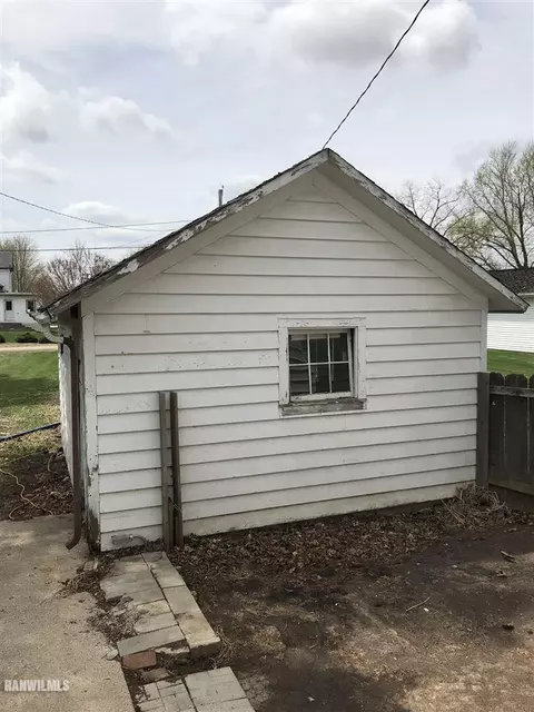 217 E Mason, Lena, IL 61048 photo 5
