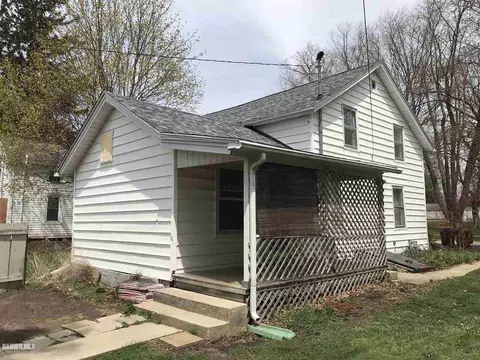 217 E Mason, Lena, IL 61048 photo 4