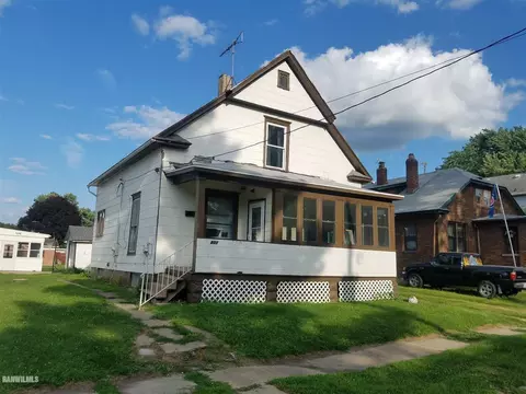 807 Chippewa Ave, Freeport, IL 61032 photo 1