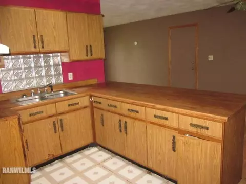 409 Maple St, Lena, IL 61048 photo 4